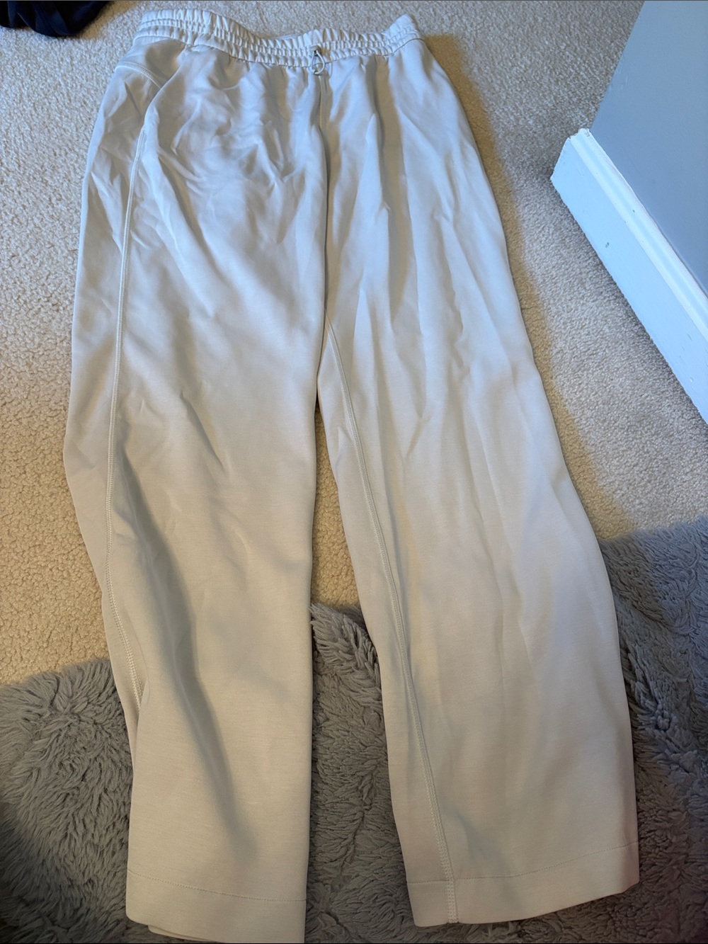 lululemon athletica Women's Cream Sweatpants Joggers